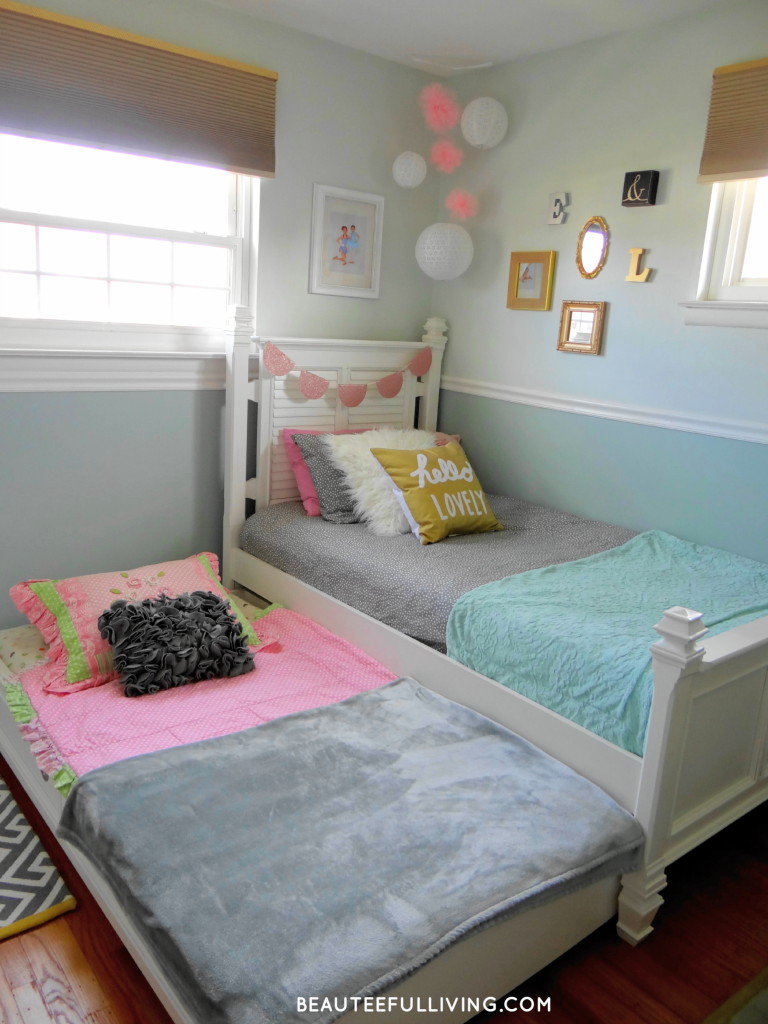 White twin bed and trundle - Beauteeful Living
