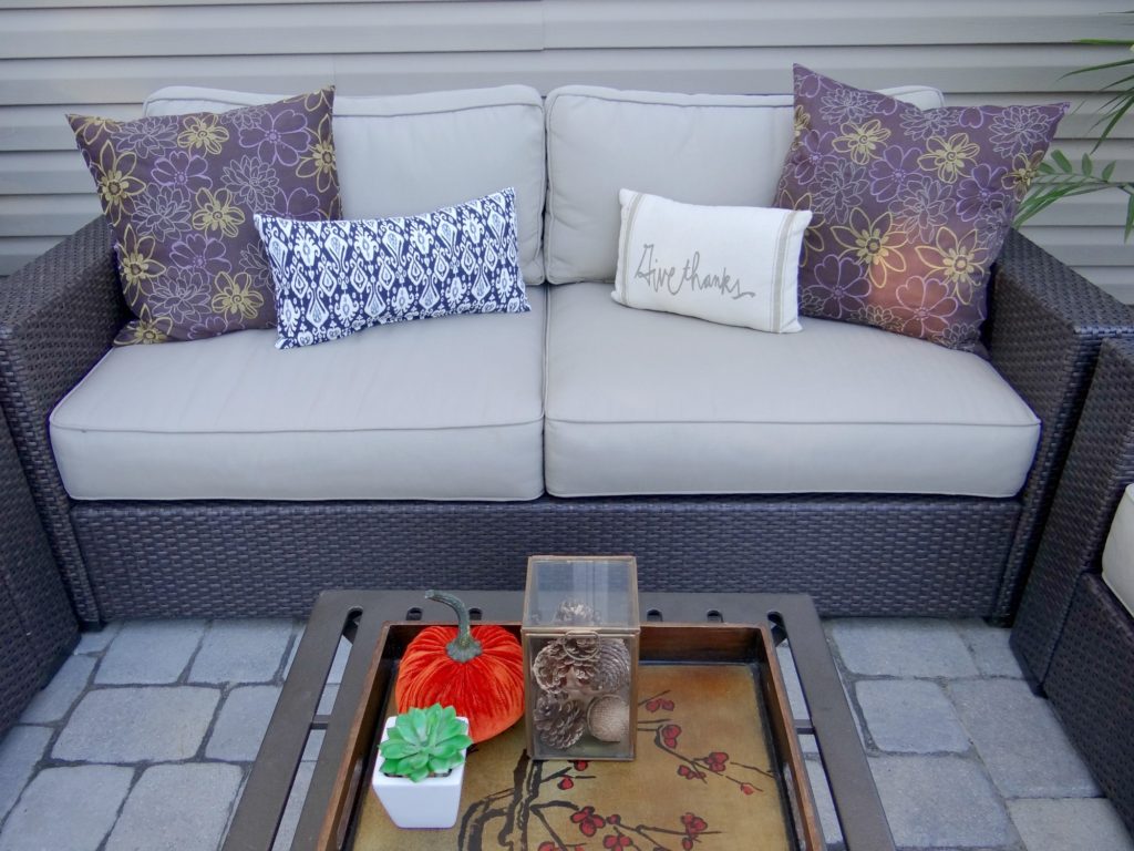 fall-outdoor-seating-beauteeful-living