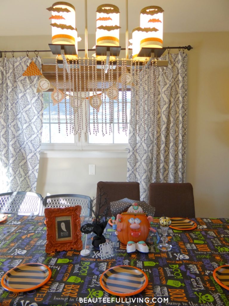 halloween-party-dining-tablescape